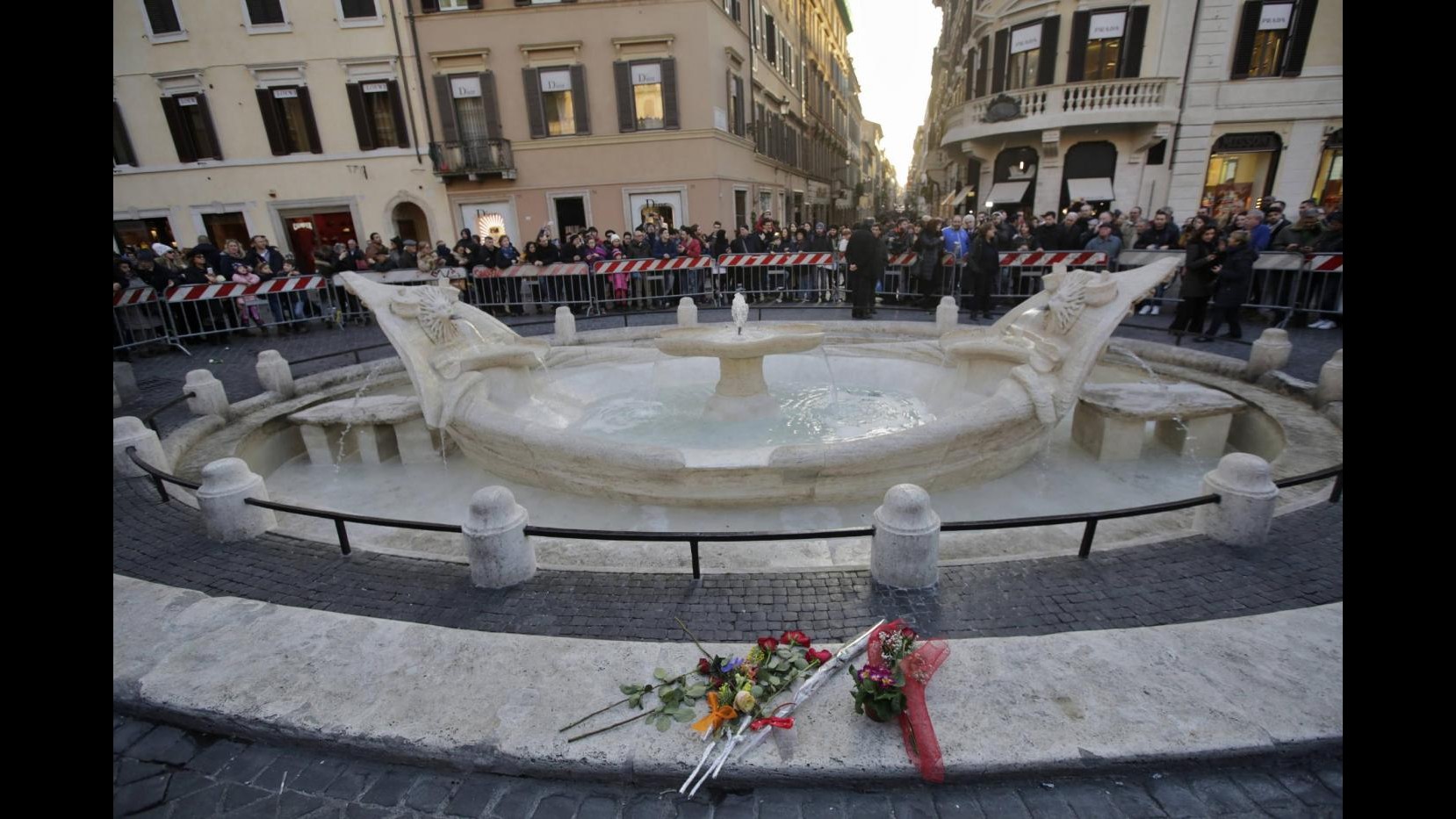 Roma,  società di costruzioni vuole riparare gratis la Barcaccia