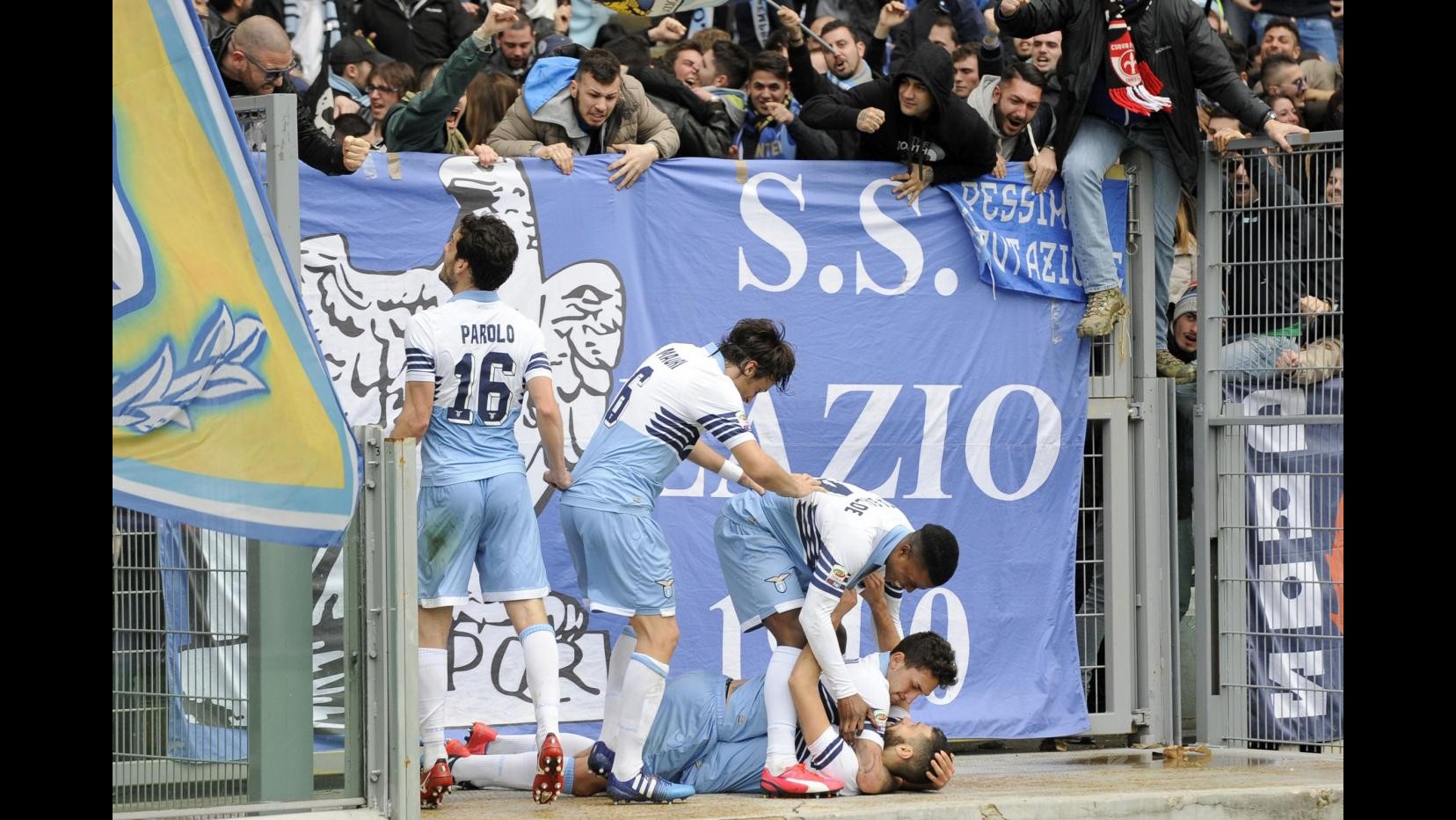 Calcio, Lazio: Nessun problema per Biglia, solo una botta per Candreva