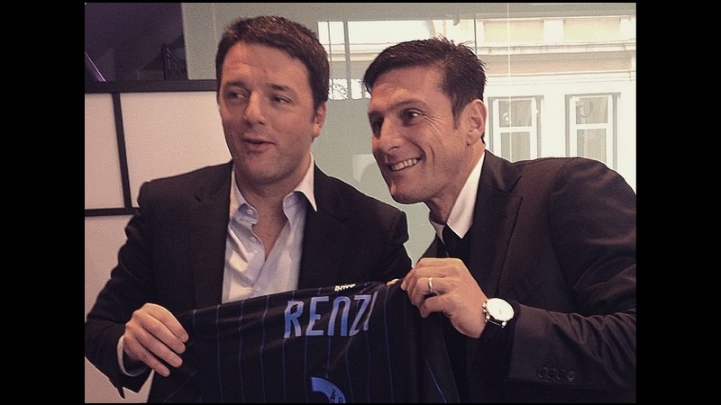 Calcio, Zanetti regala maglia Inter personalizzata a Renzi: Javier esempio educazione