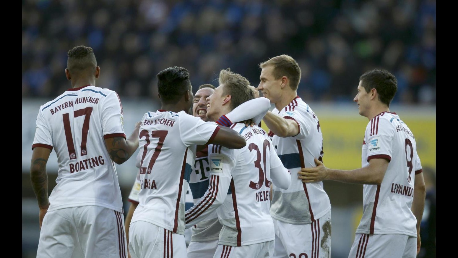 Bundesliga: Bayern Monaco travolge Paderborn 6-0, pari Schalke e Leverkusen