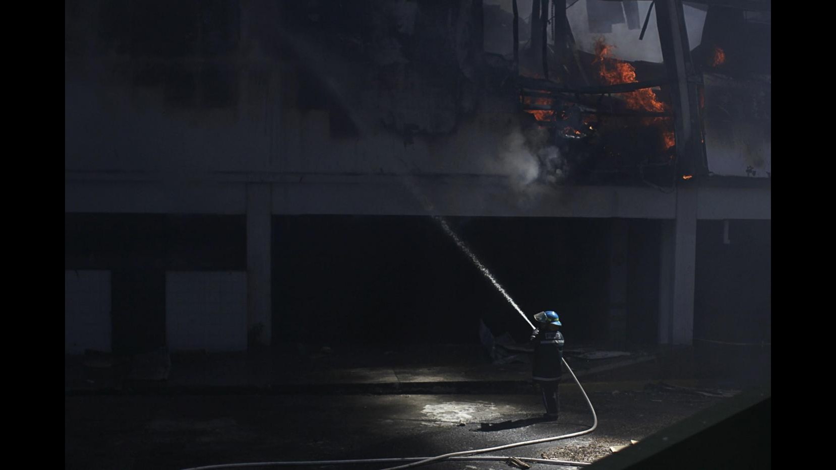 Olanda, incendio in condominio a Nimega: oltre 40 feriti