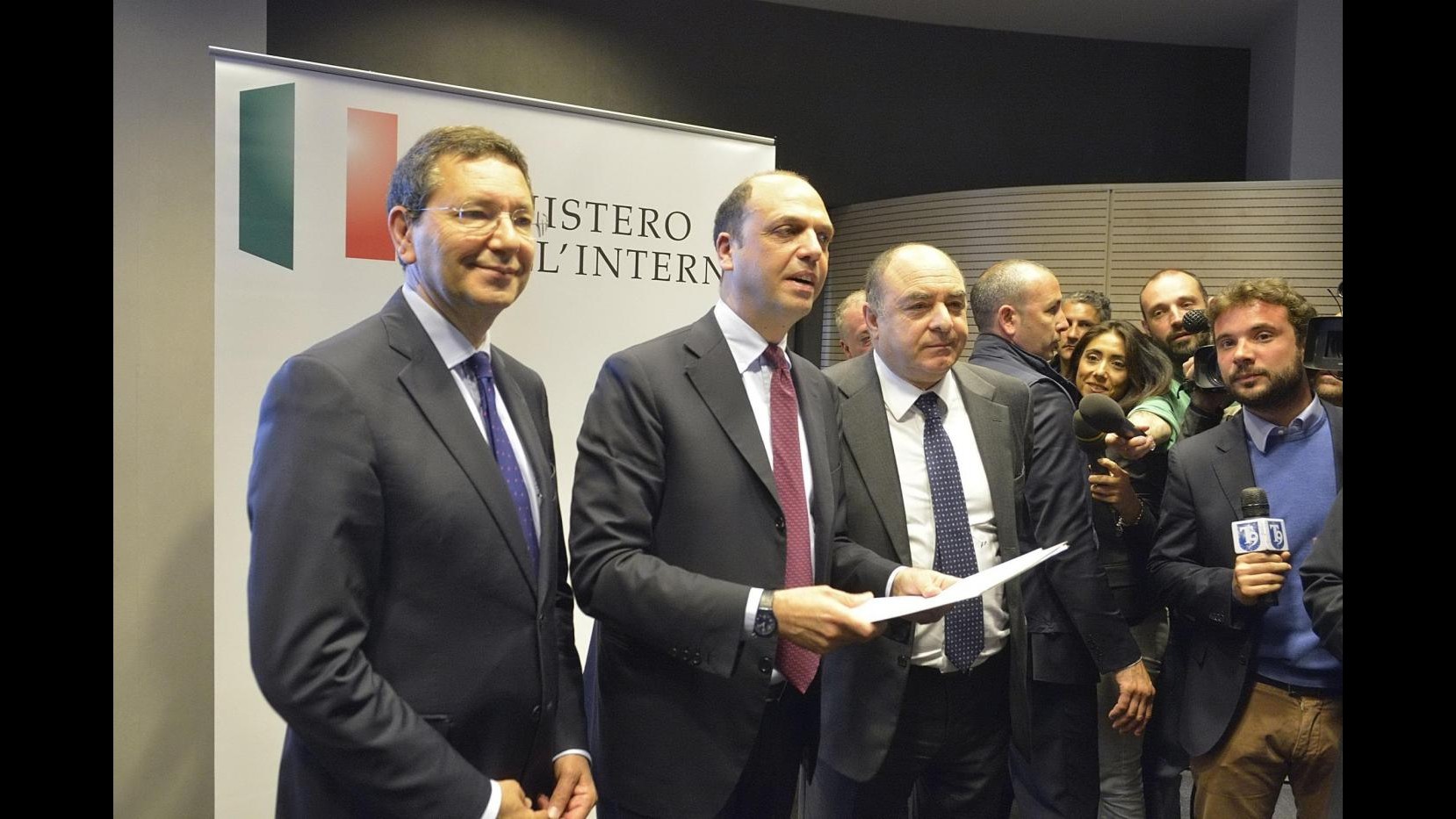 Scontri Roma, oggi incontro fra Marino e Alfano
