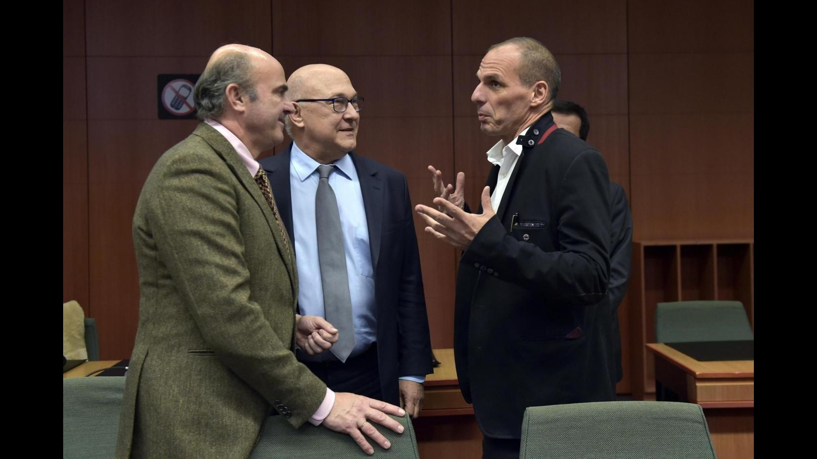 Grecia, Eurogruppo trova l’accordo: aiuti per altri 4 mesi