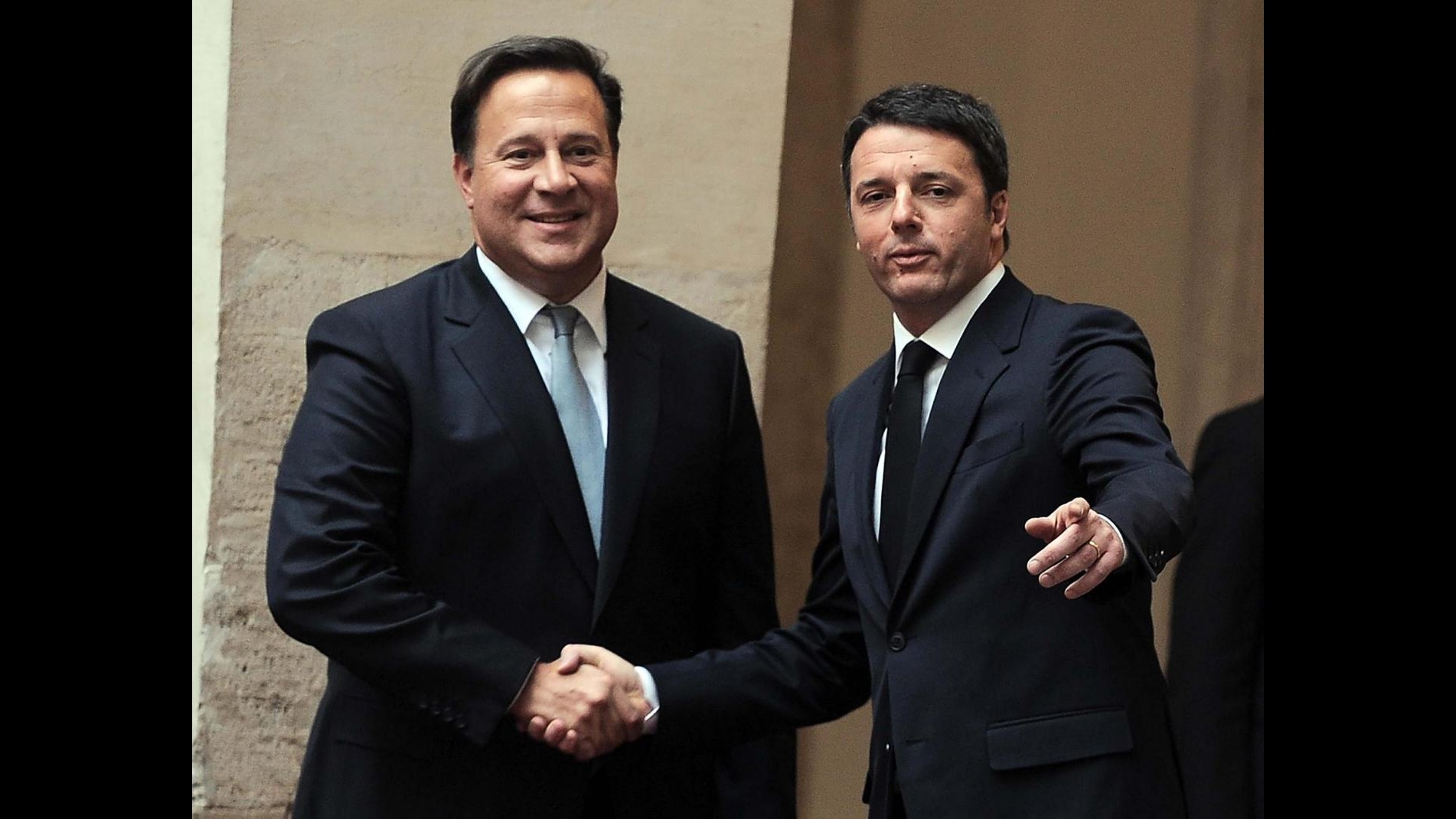 Renzi: Evasione fiscale è di destra? Sbagliato, è dei ladri