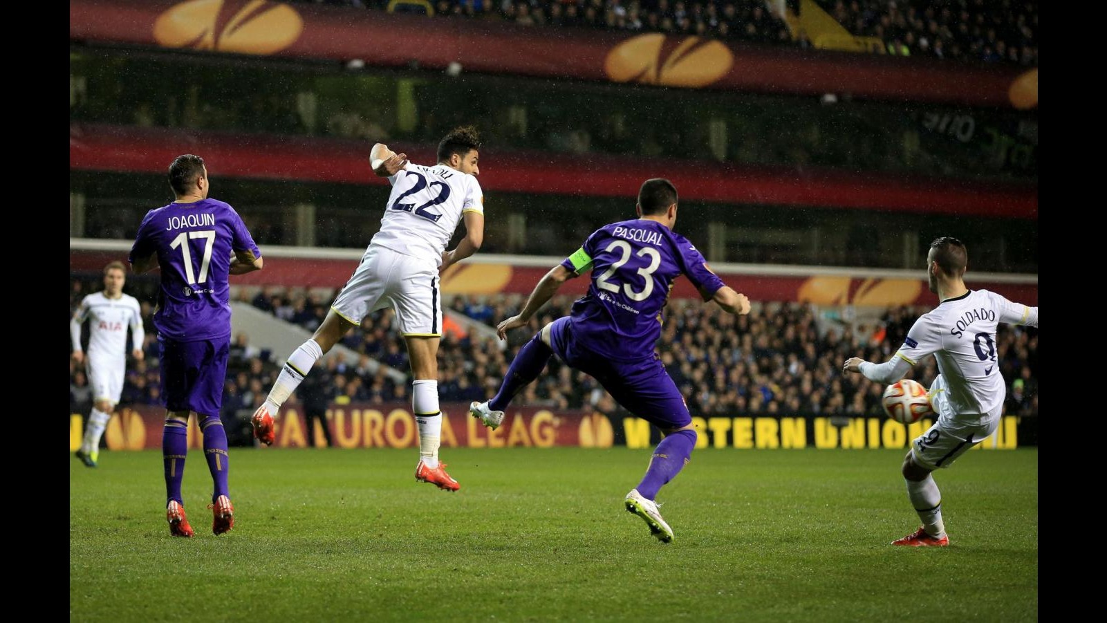 Europa League, Basanta replica a Soldado: Fiorentina strappa un pari al Tottenham