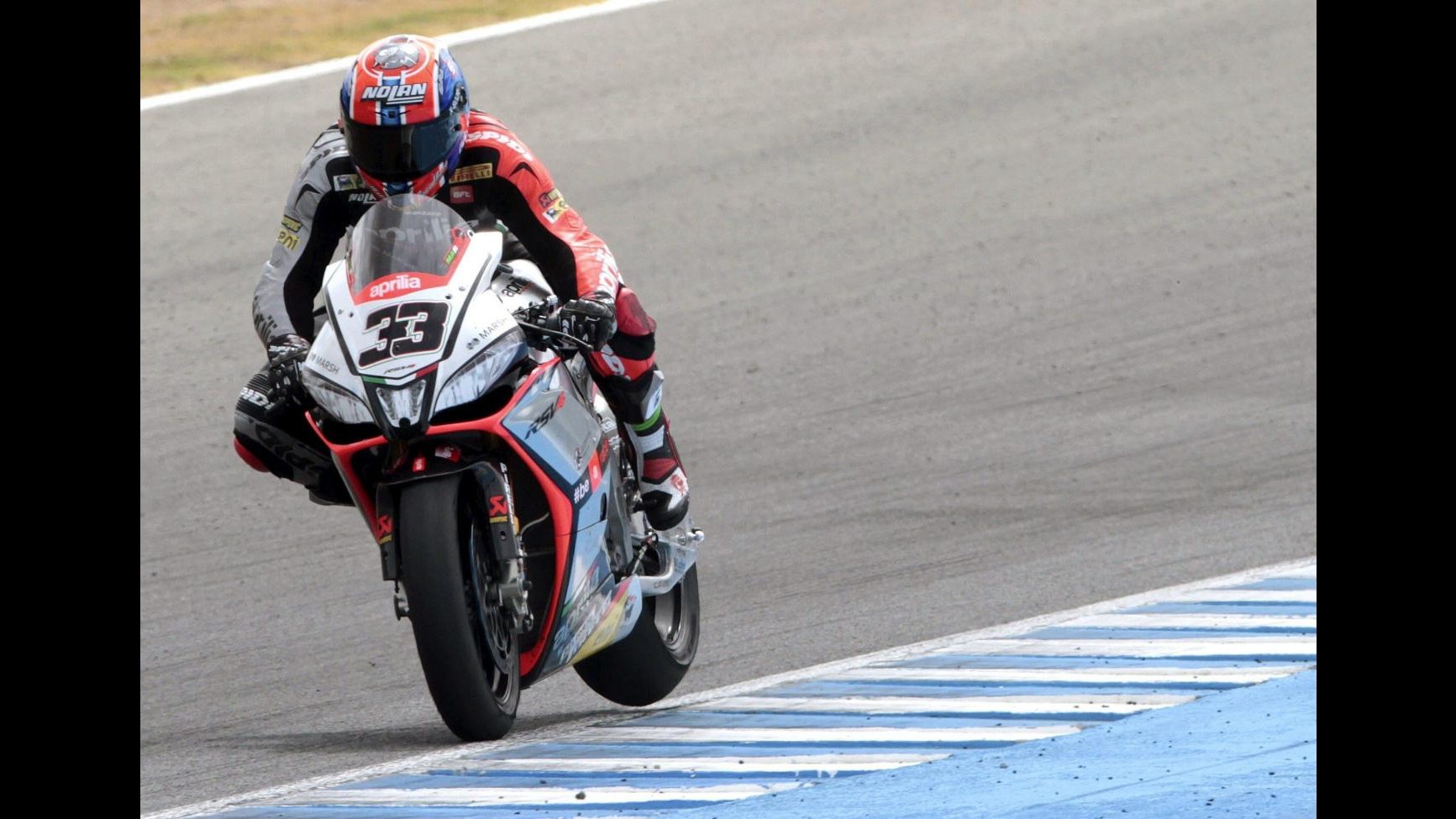 Superbike, Aprilia presenta team mondiale 2015 a Phillip Island