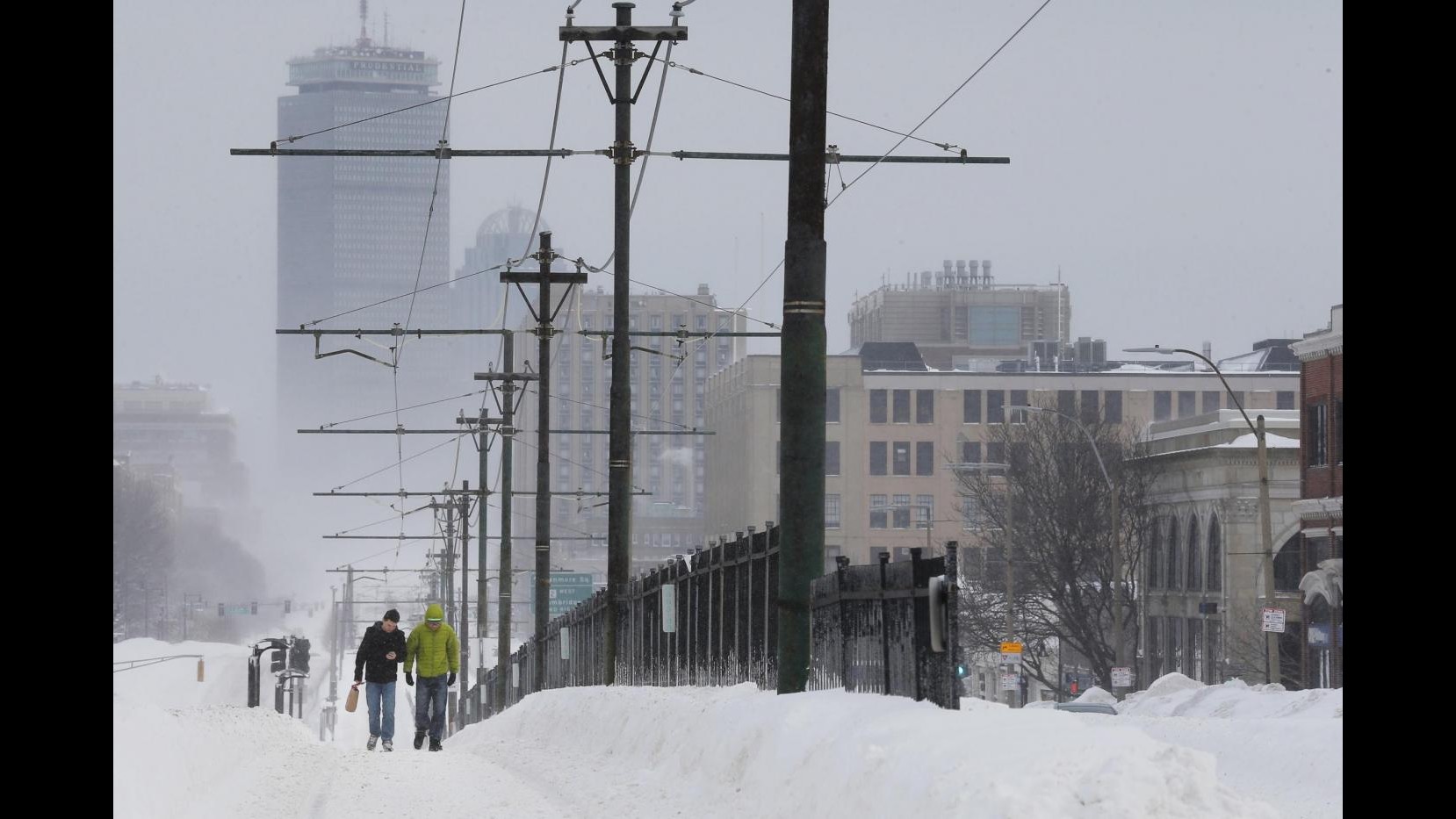 Maltempo, un morto durante nuove bufere di neve in Massachusetts