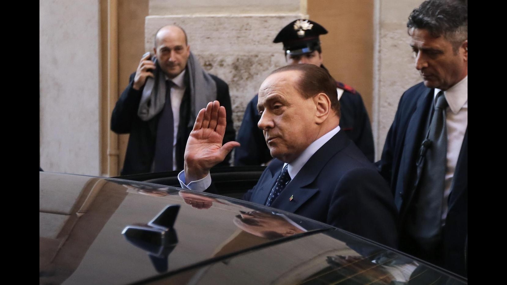 Libia, Berlusconi: Bene Governo, considerare intervento militare