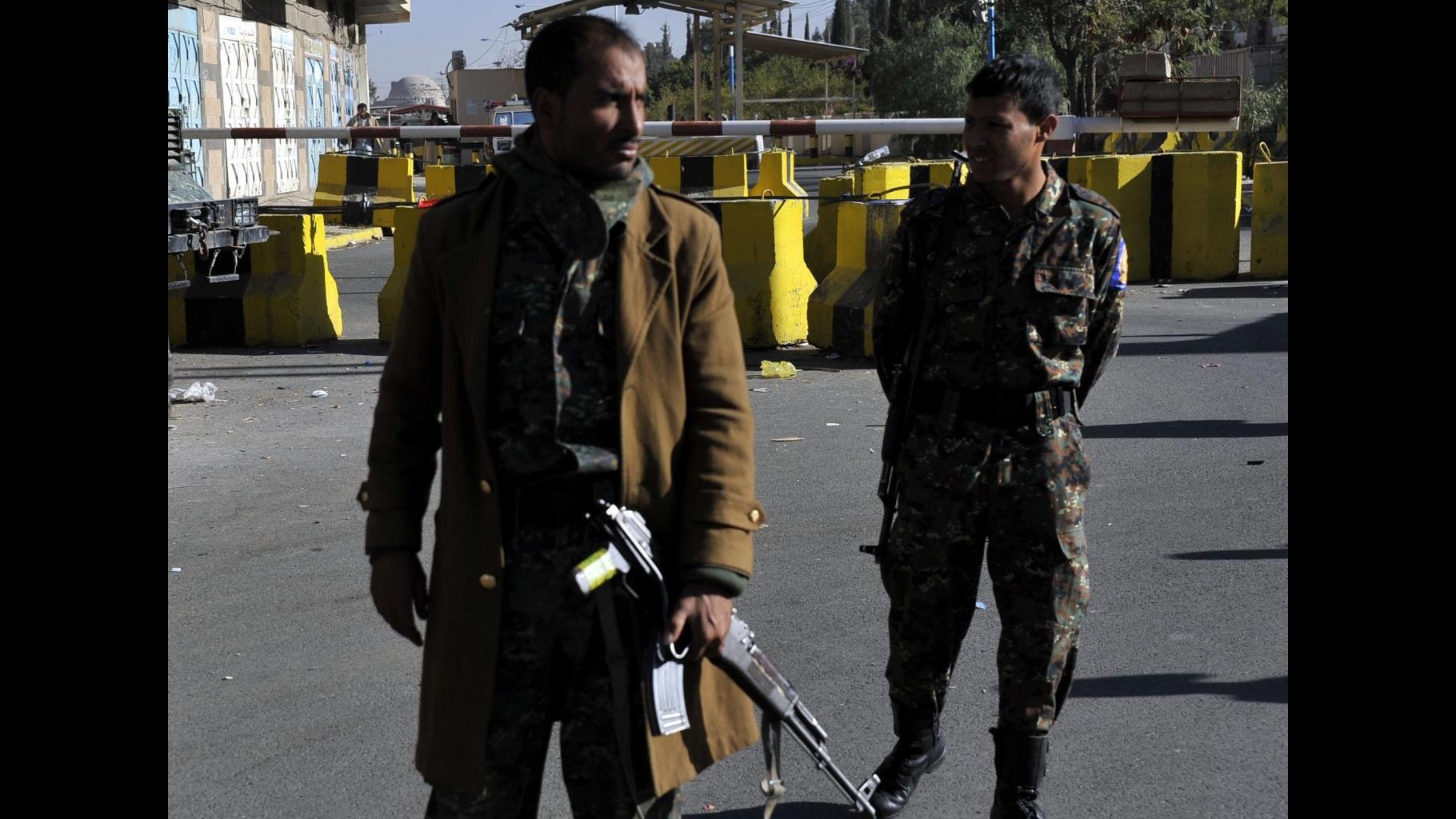 Yemen, al-Qaeda prende controllo di base militare nel sudest