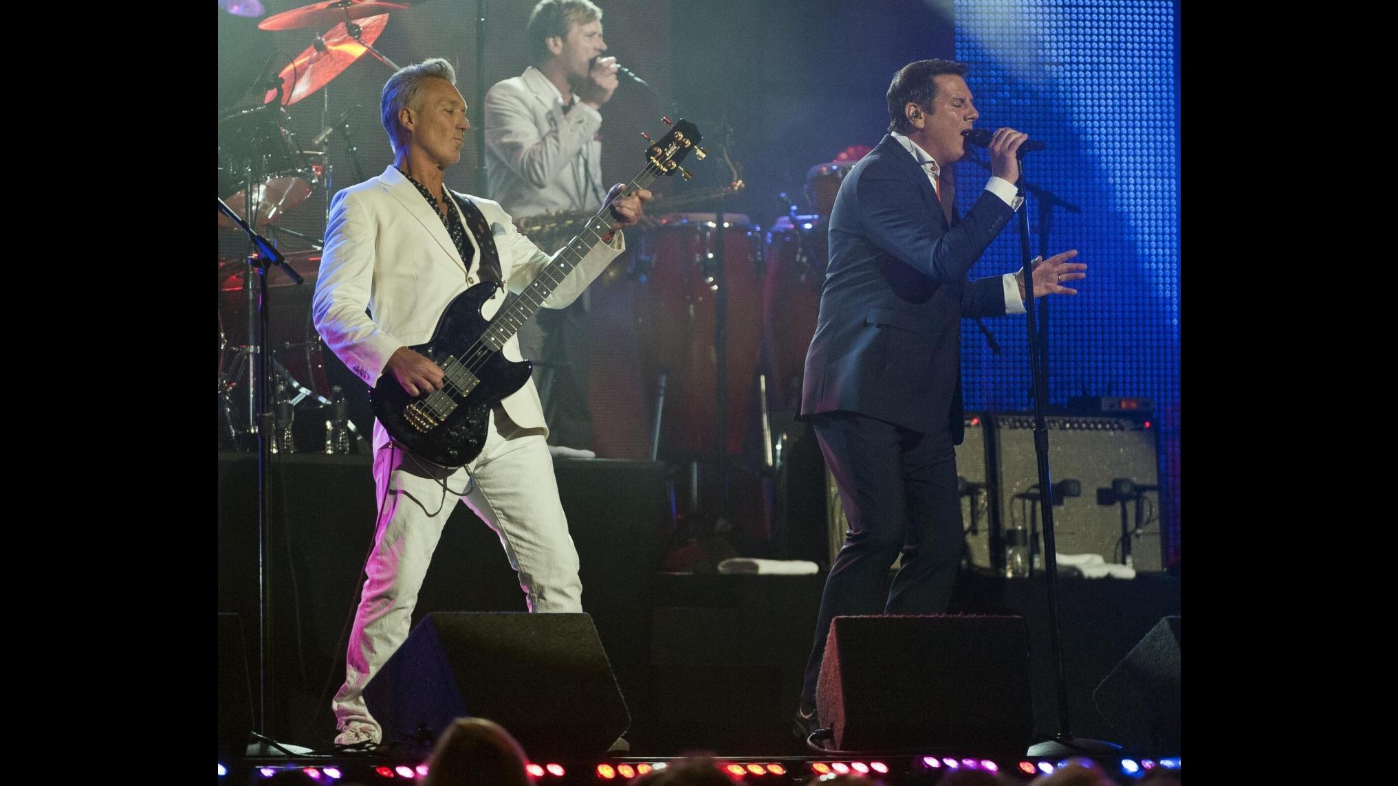 Sanremo, stasera sul palco arrivano le cover. Attesa per Spandau Ballet