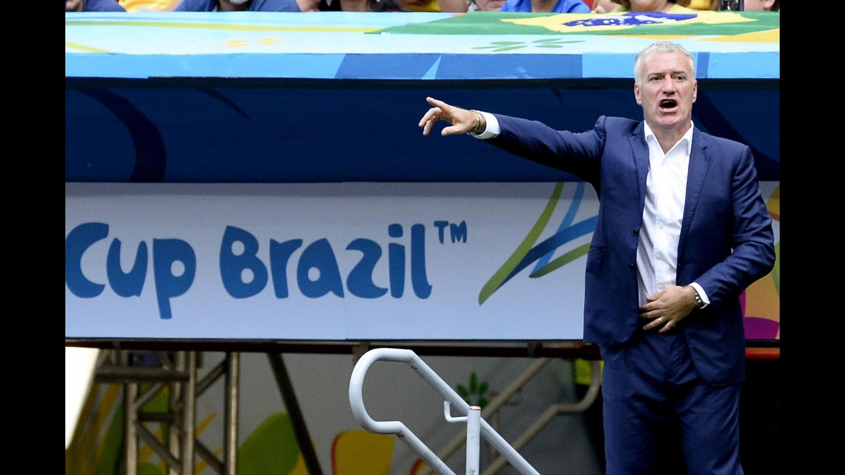 Calcio, ct Deschamps rinnova con la Francia fino al 2018