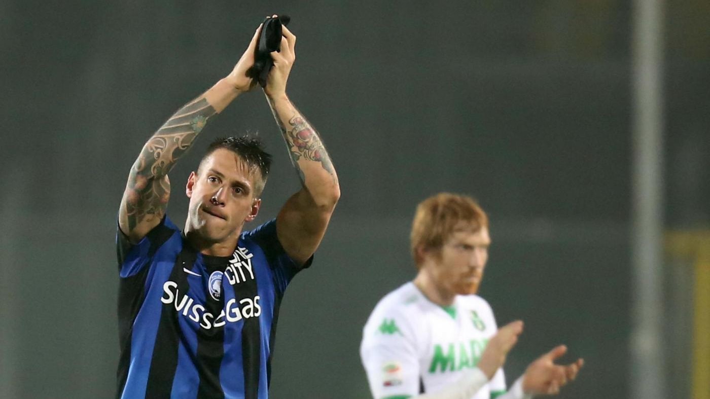 Denis replica a Berardi e saluta: Atalanta-Sassuolo 1-1