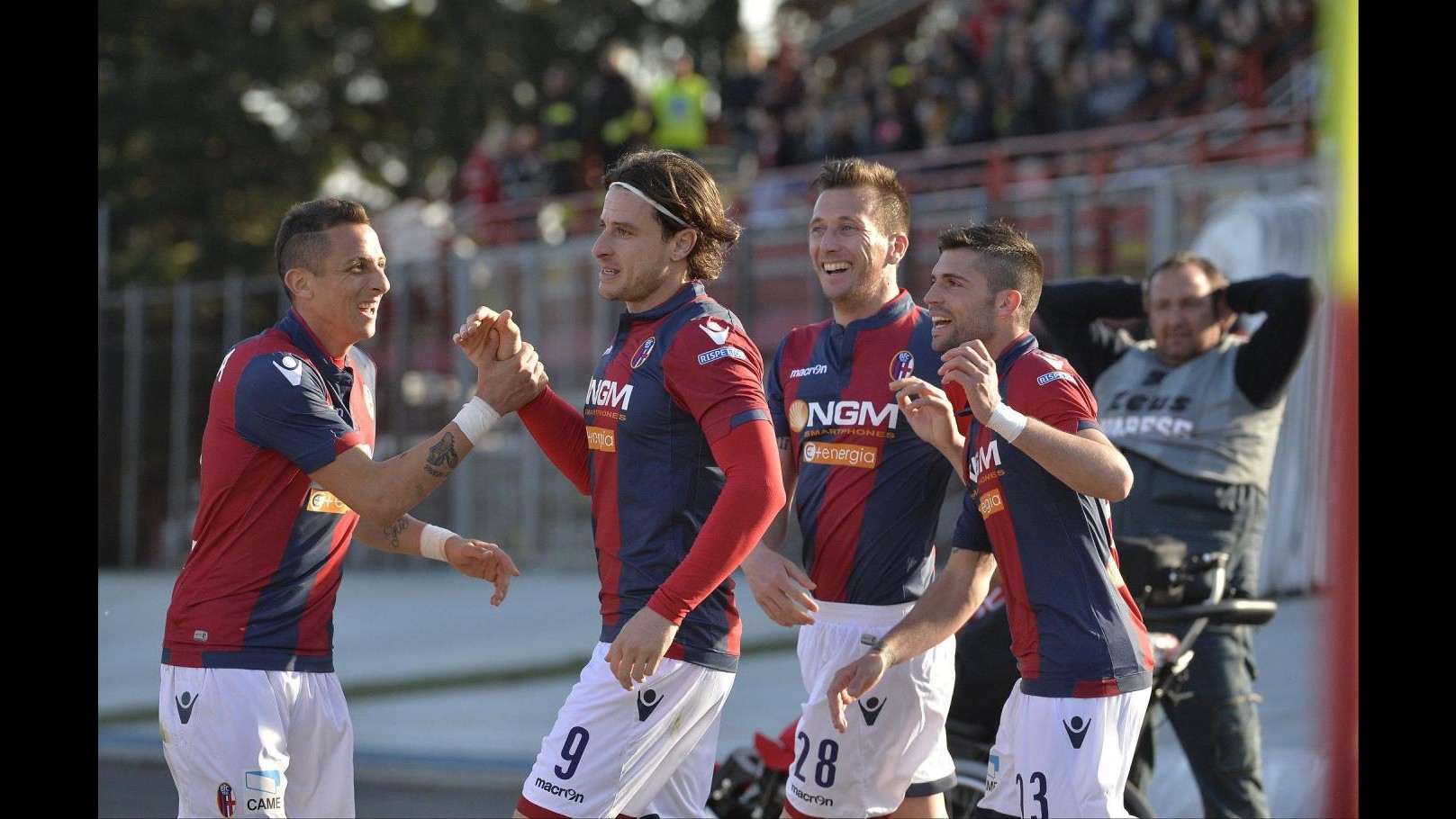 Serie B, Bologna rialza la testa. Carpi passa a Latina, pari Catania. Ok Avellino e Livorno