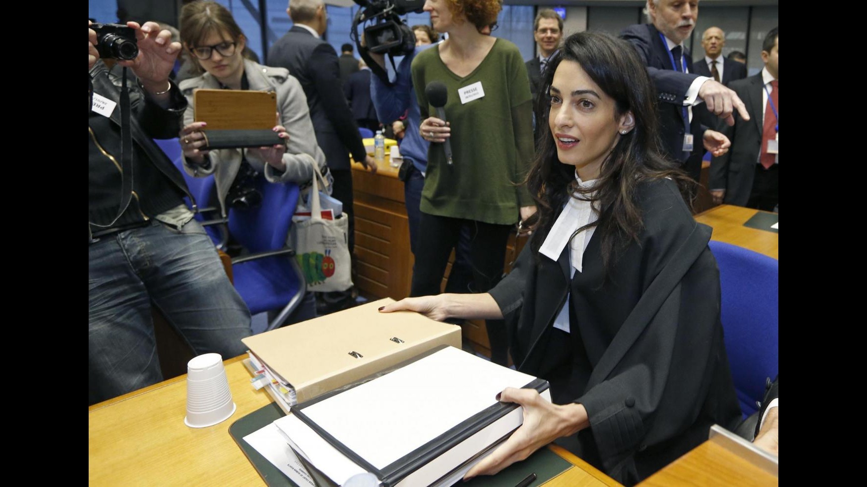Usa, Amal Clooney insegnerà a scuola di legge della Columbia University