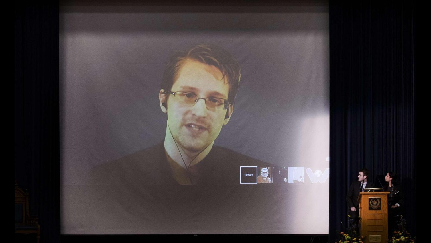 Caso Nsa, Snowden: Mi piacerebbe tornare a vivere a Ginevra