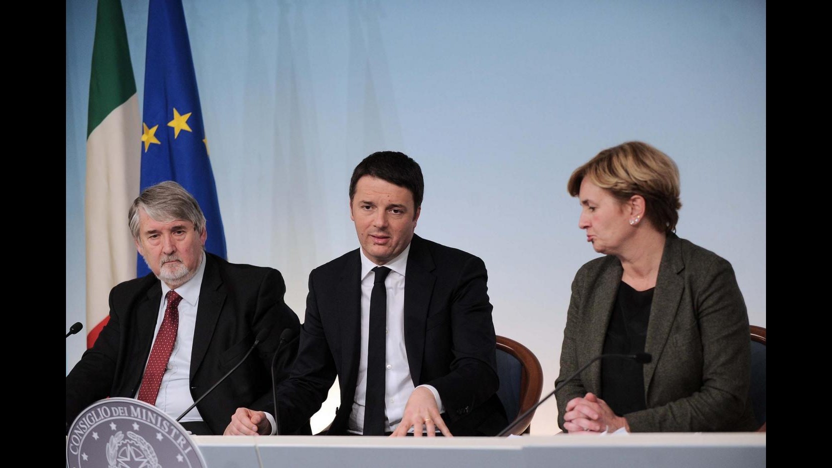 Redditi politici, Renzi dichiara quasi 100mila euro