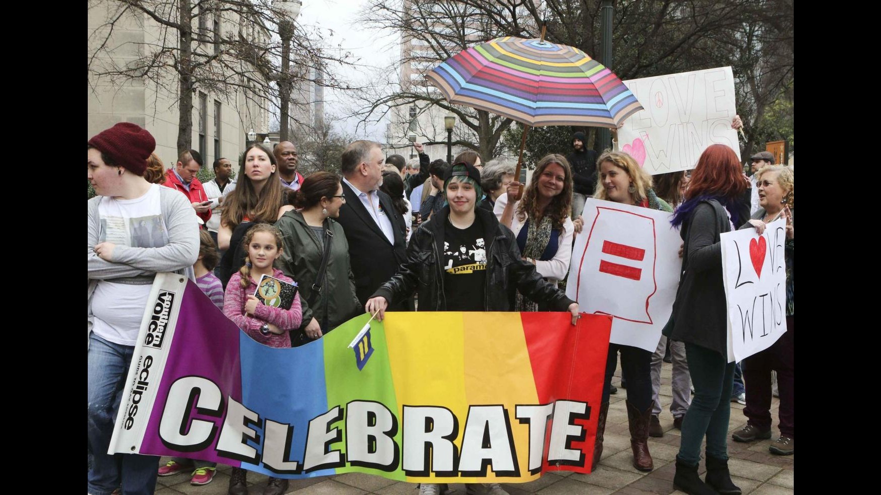 Usa, 379 aziende scrivono a Corte suprema: Sì a nozze gay