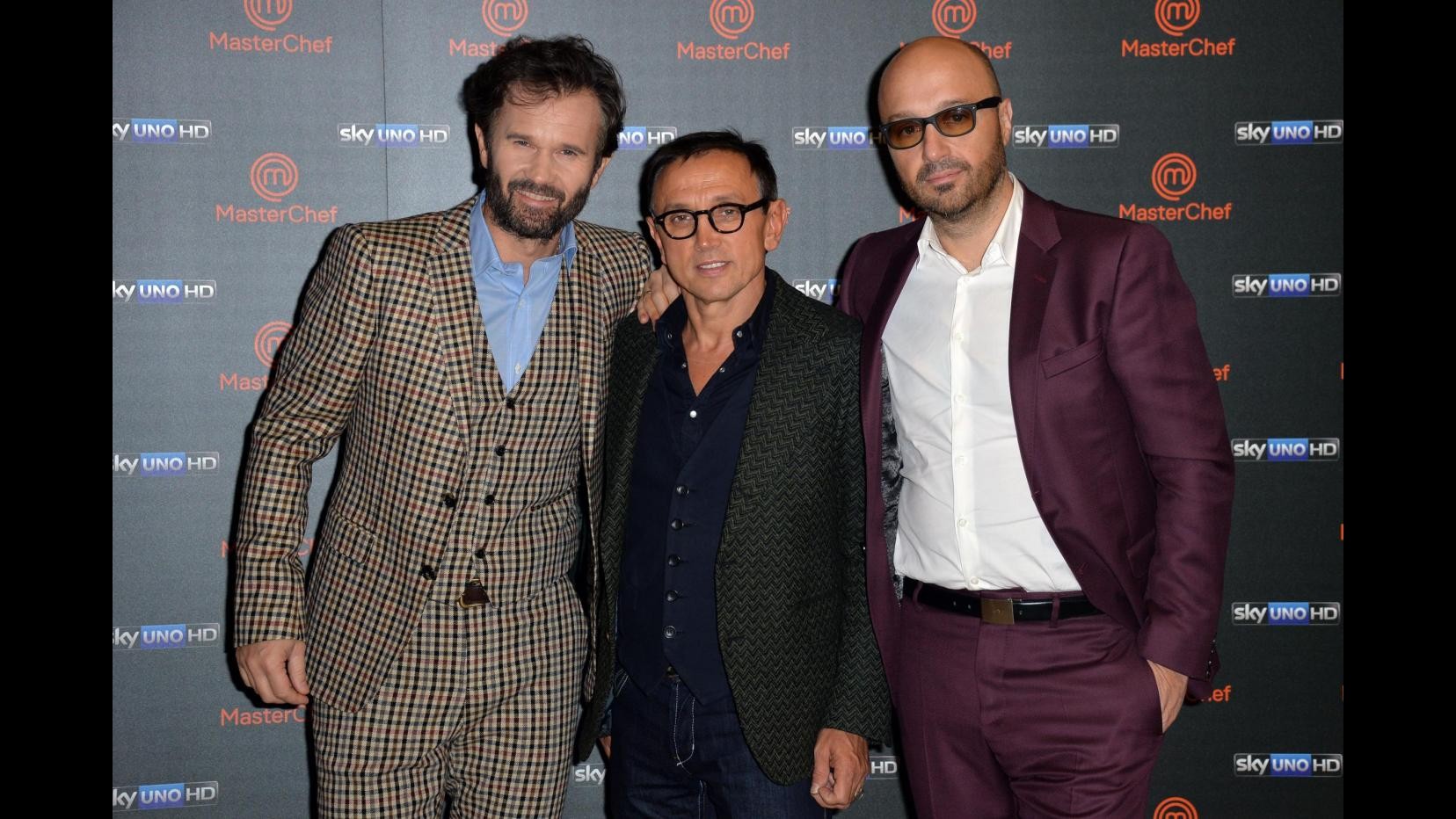 ‘Striscia la notizia’ rivela vincitore ‘MasterChef’, scontro con Magnolia