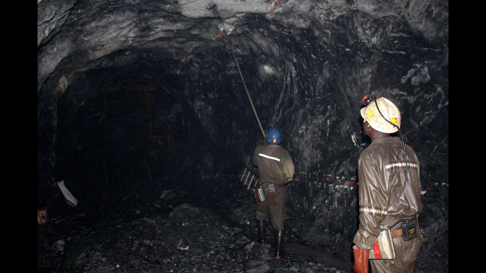 Ucraina, esplosione in miniera carbone a Donetsk: oltre 30 morti