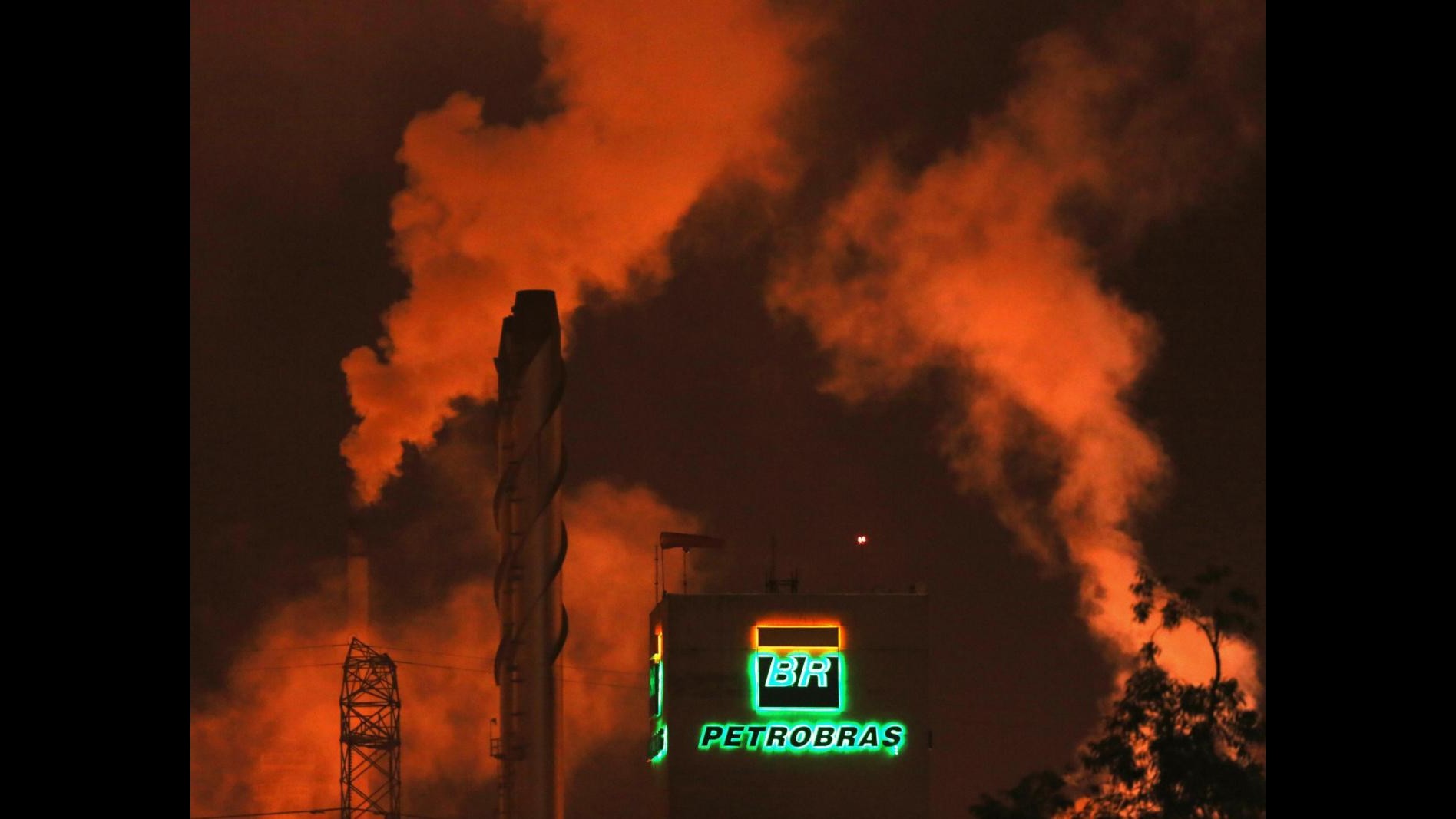 Brasile, scandalo Petrobras: procura chiede indagine su 54 politici
