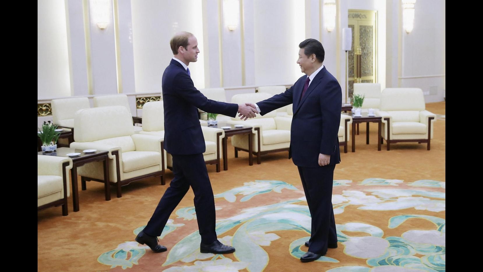 Cina, a Pechino storico incontro fra Xi Jinping e principe William