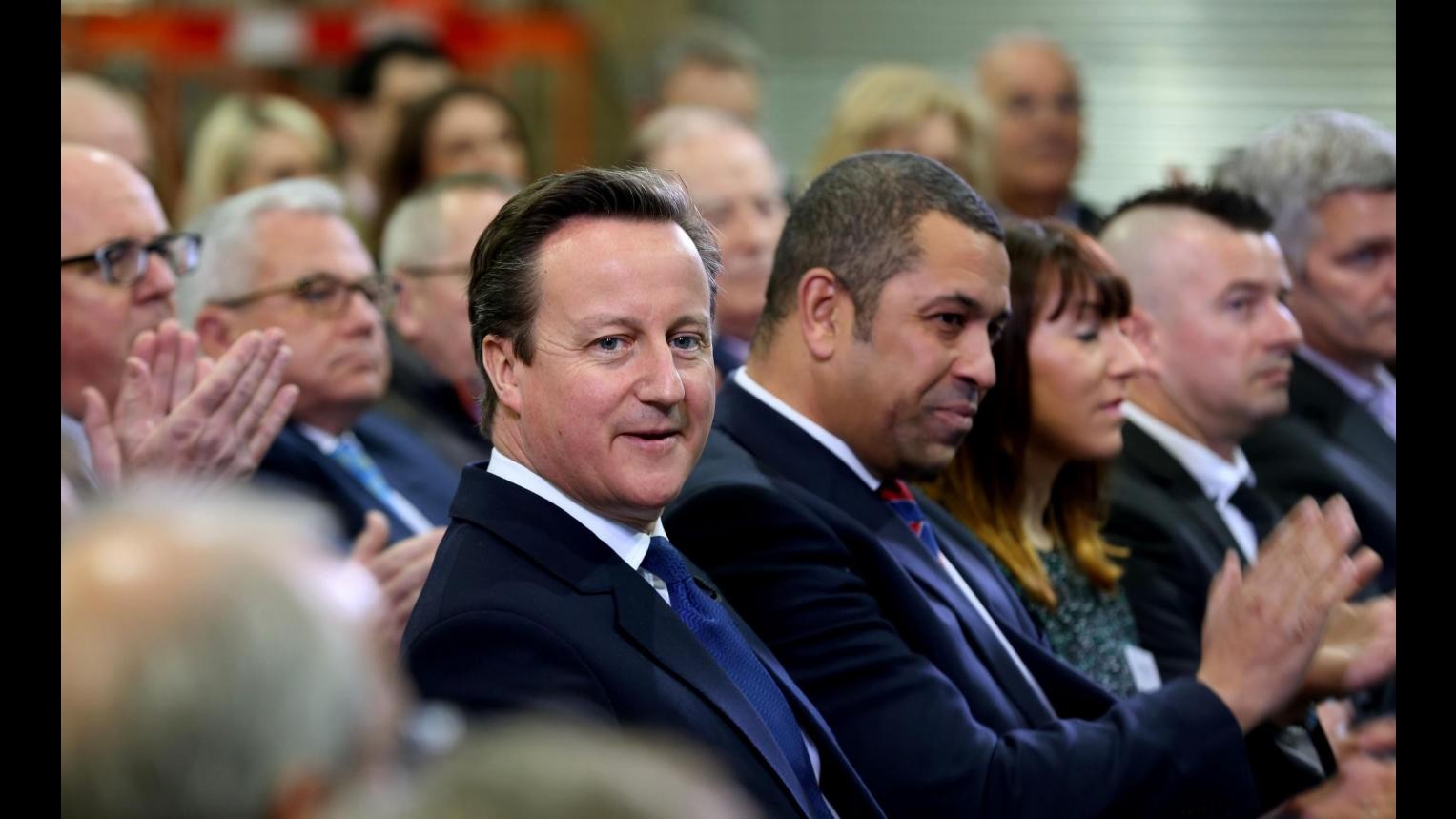 Regno Unito, Cameron: Se rieletto sconti su case per 200mila giovani