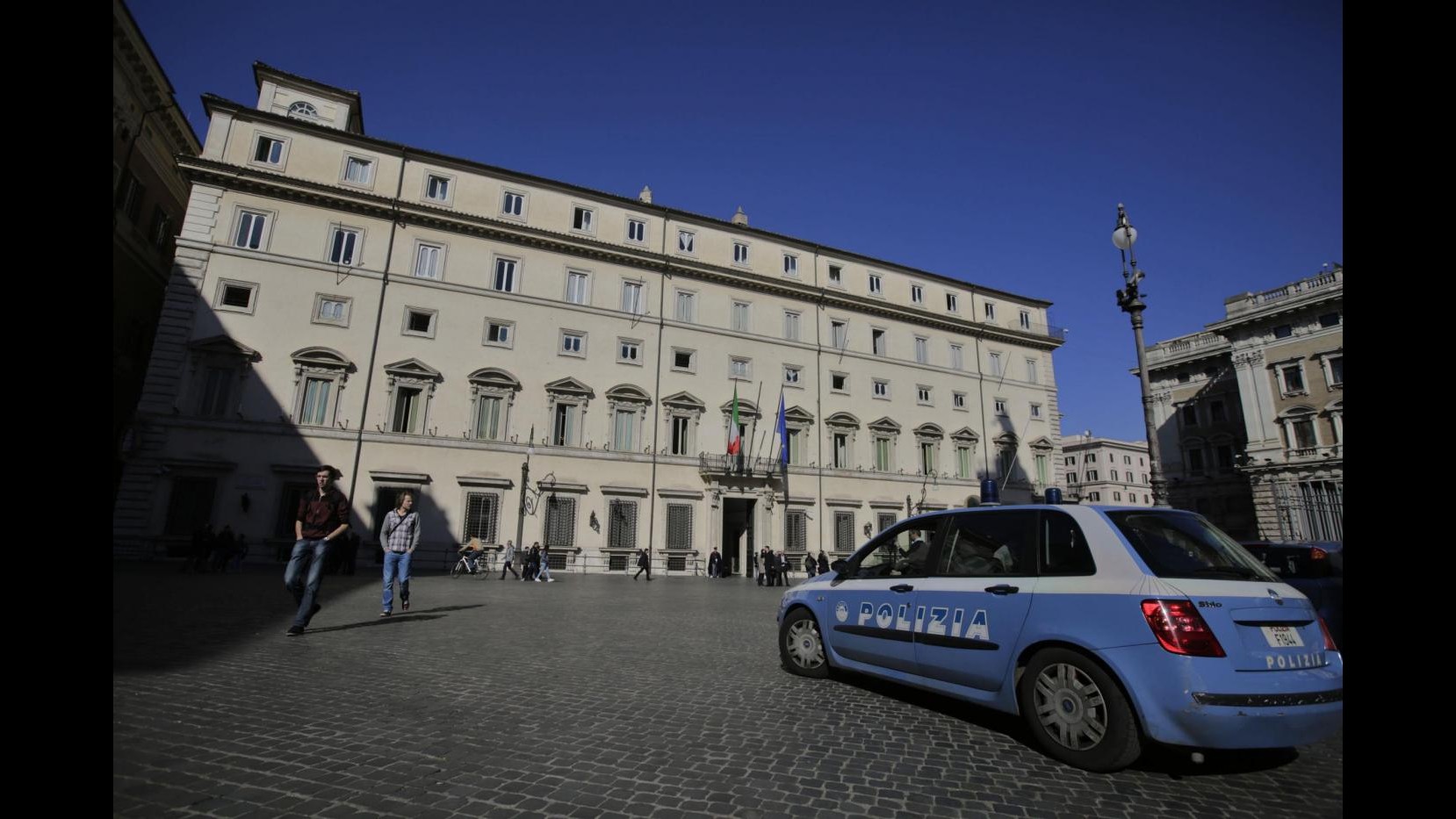 Roma, atti osceni davanti a ragazzine: in cella 51enne