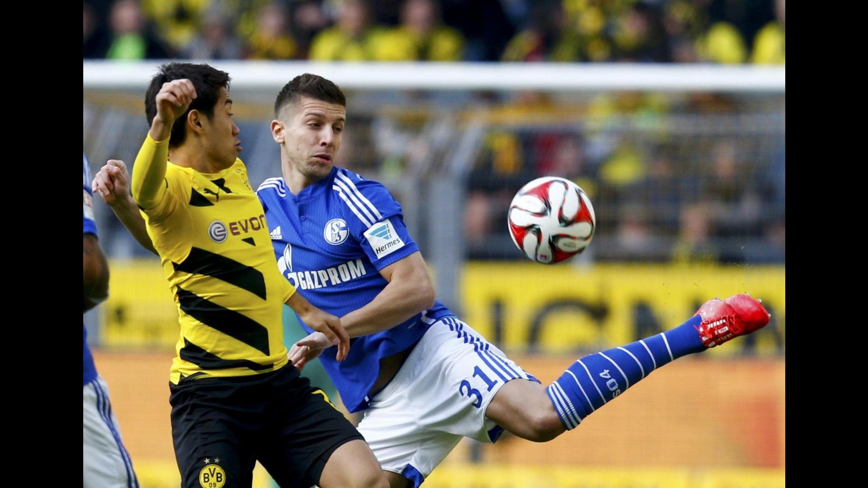 Bundesliga: Borussia travolge Schalke 3-0, Leverkusen ok con Friburgo