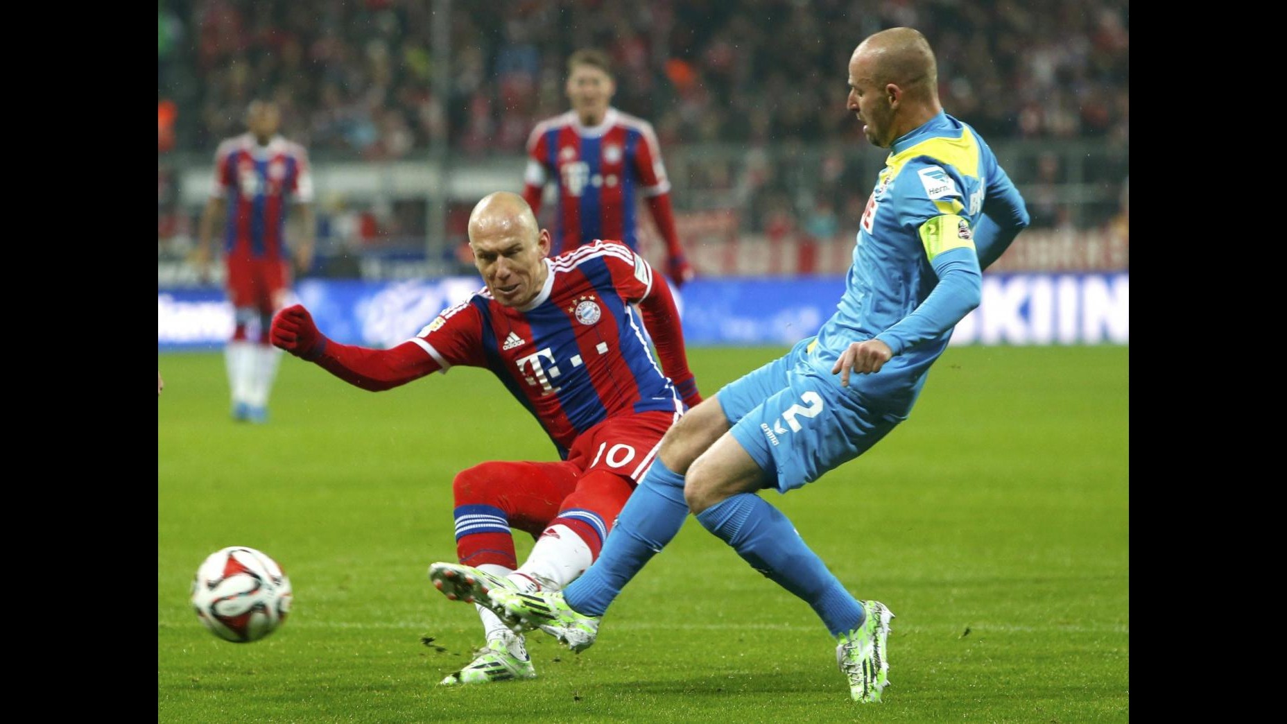 Calcio, Bundesliga: Bayern cala il poker, 4-1 al Colonia