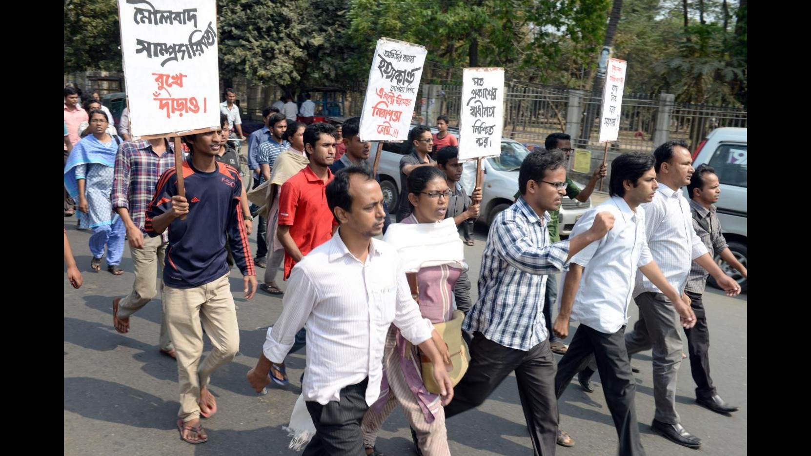 Bangladesh, gruppo terrorista rivendica assassinio di blogger