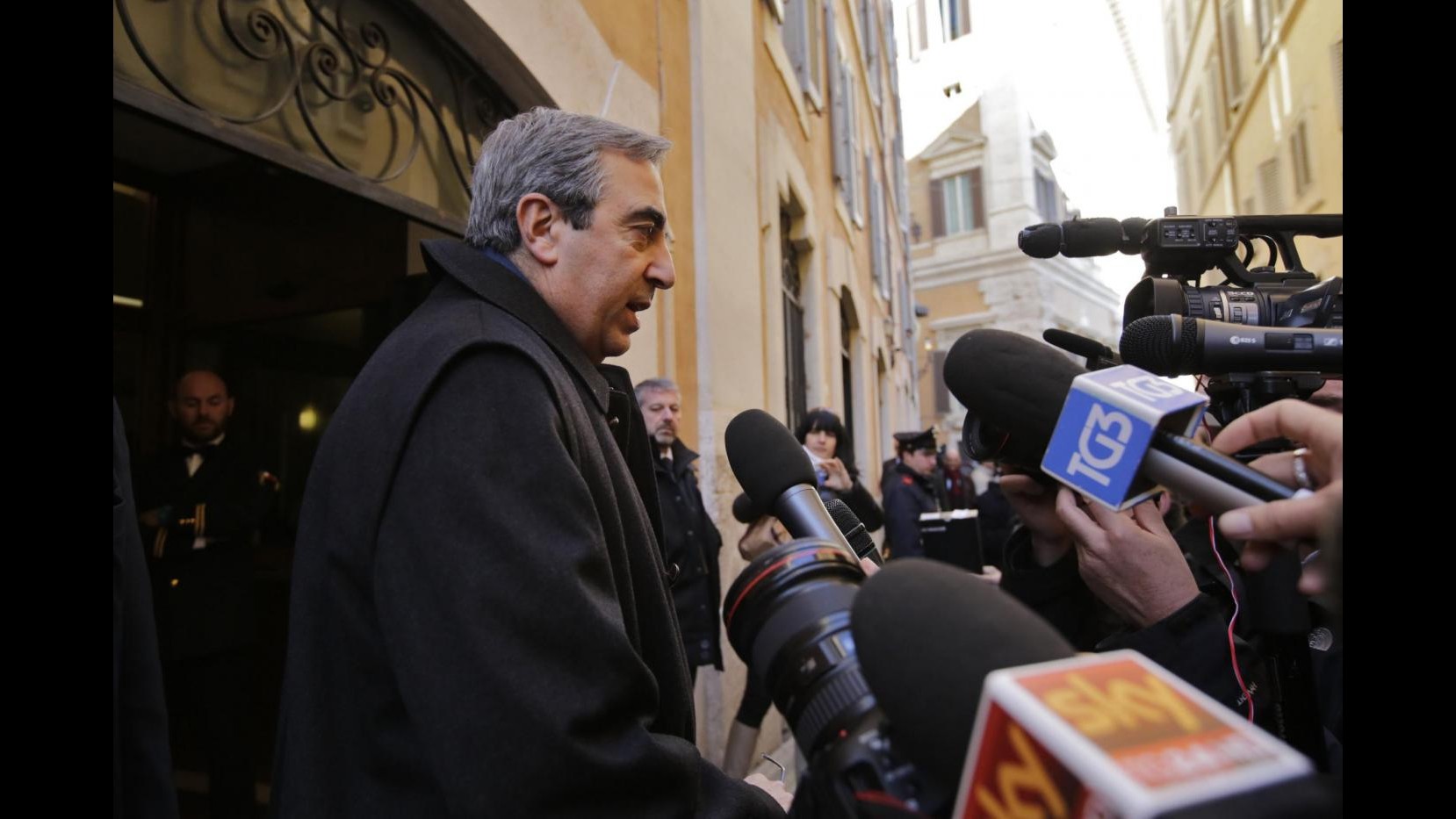 Rai, Gasparri: Da Gubitosi un cervellotico piano-carta-straccia