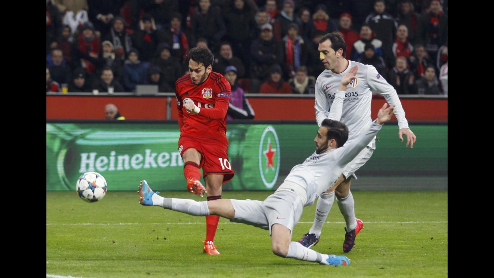 Champions League, Atletico Madrid si arrende 1-0 a Leverkusen: Bayer sogna i quarti
