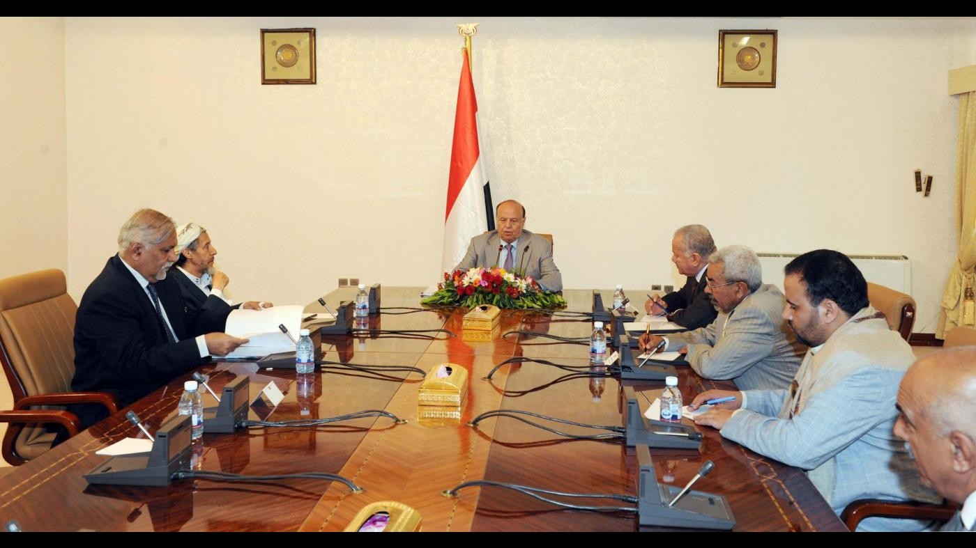 Yemen, raid su palazzo presidente ad Aden. Ribelli: Hadi è in fuga