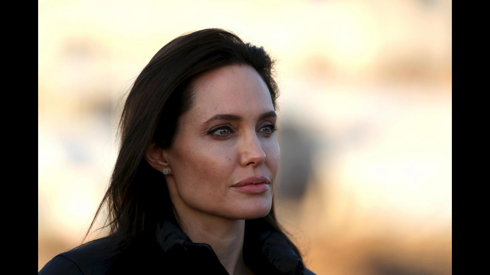 Angelina Jolie si è fatta rimuovere le ovaie per prevenire il cancro