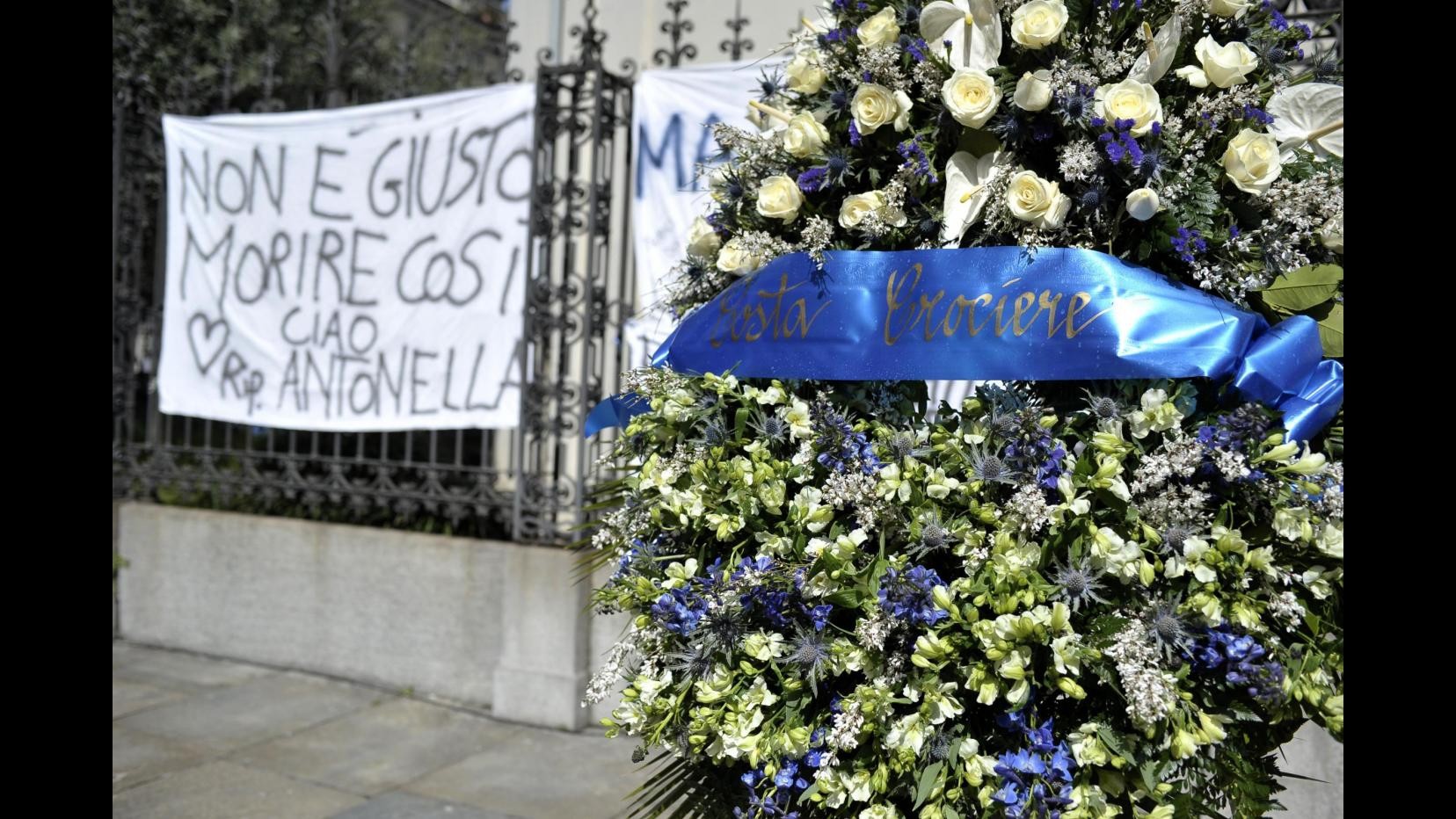 Tunisia, Torino dice addio alle sue vittime: i funerali alla Consolata
