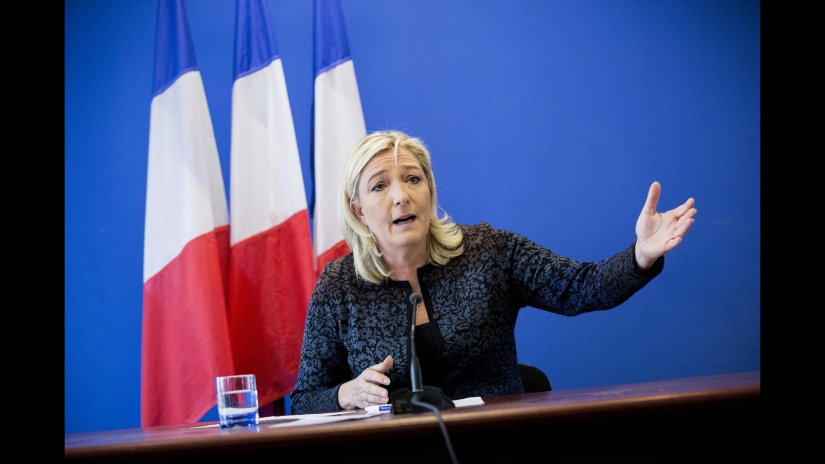 Francia, seggi aperti per elezioni dipartimentali, Le Pen favorita