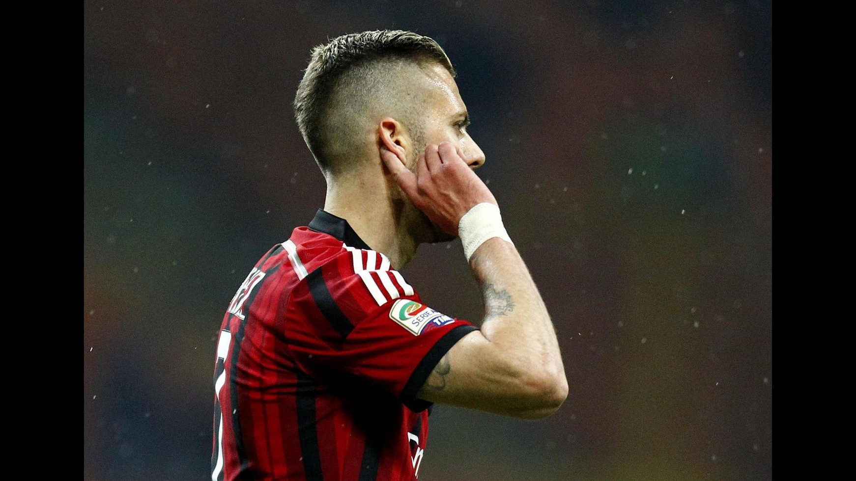 Serie A, Milan ritrova sorriso e vittoria: super Menez, Cagliari ko 3-1 a San Siro