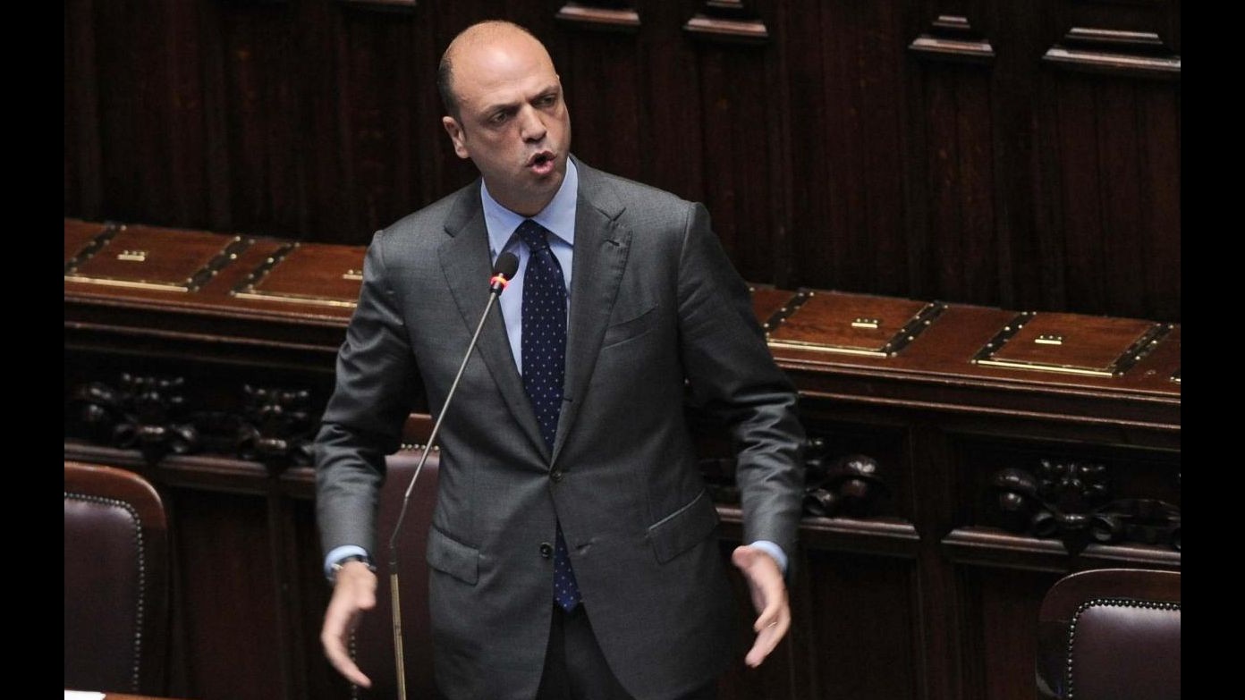 Terrorismo, tavolo Renzi-Alfano-Minniti con i rappresentanti dei gruppi palamentari