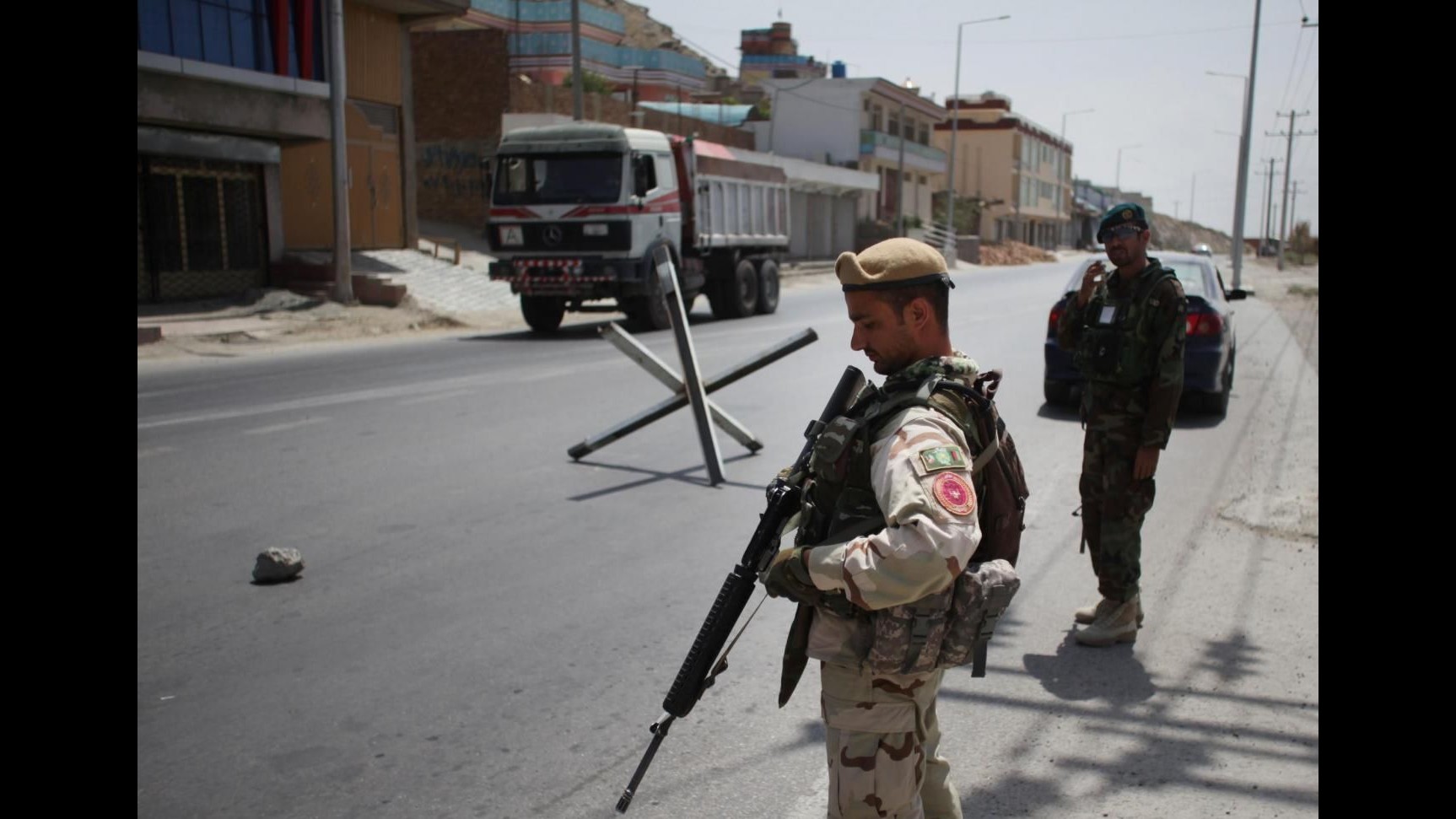 Afghanistan, attacco kamikaze a base polizia: 7 morti e 10 feriti