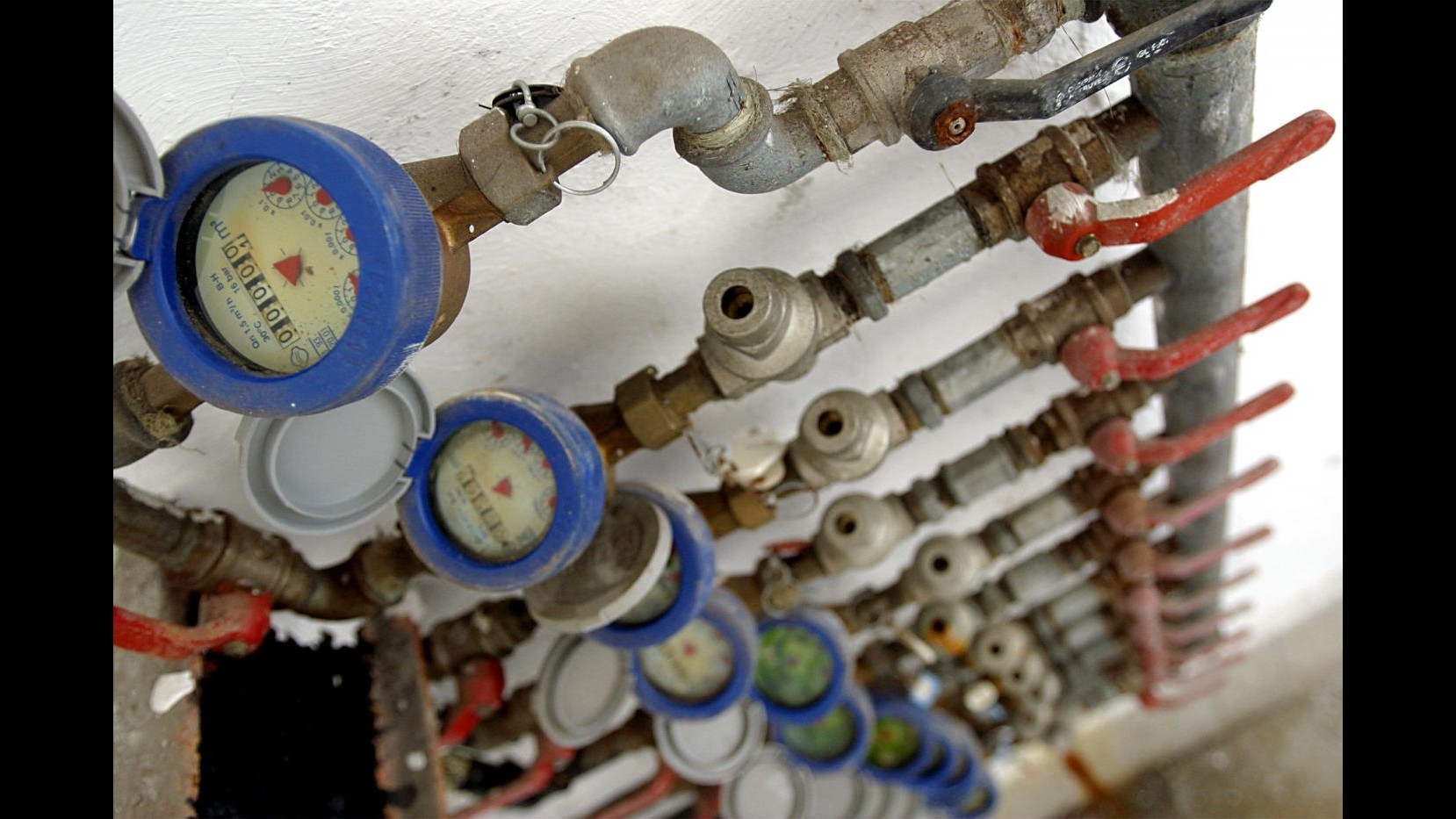 Istat: Bolletta acqua vola oltre 21 euro al mese, più di minerale