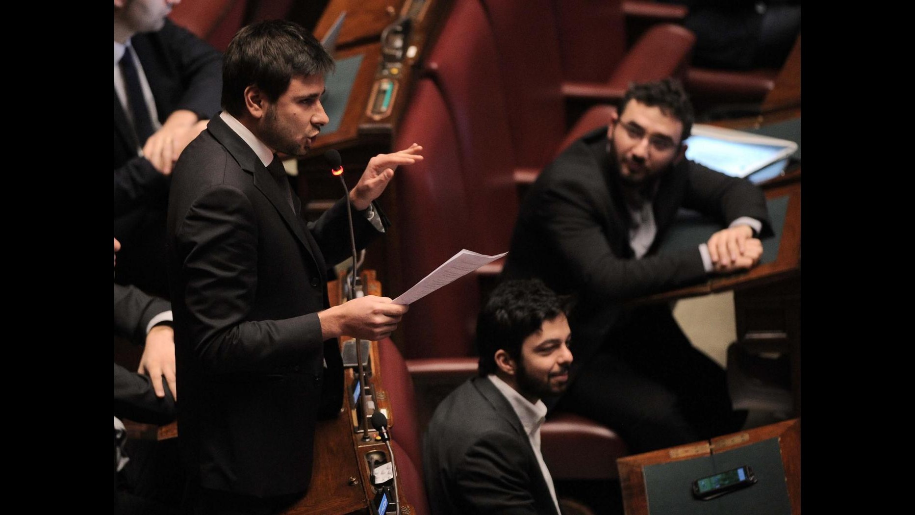 Firenze, Di Battista (M5S): Lupi restituisca soldi a italiani