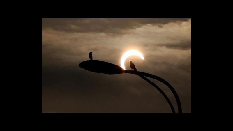 Arriva l’eclissi dell’Equinozio: occhi al cielo per il sole nero