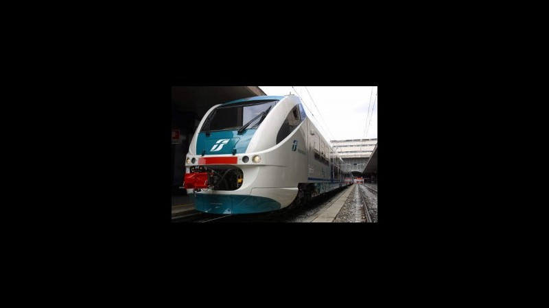 Torino, ruba tablet a capotreno ma agenti in viaggio lo scoprono