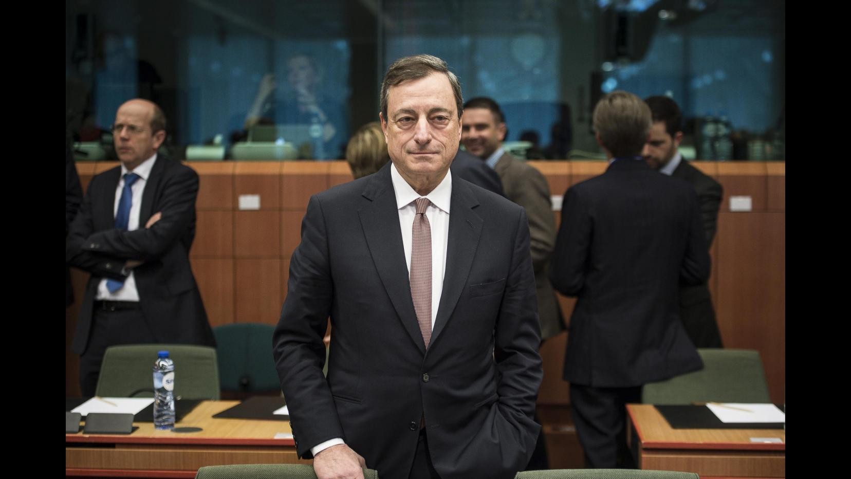 Bce: Ripresa verso rafforzamento graduale, ma tensioni da Grecia