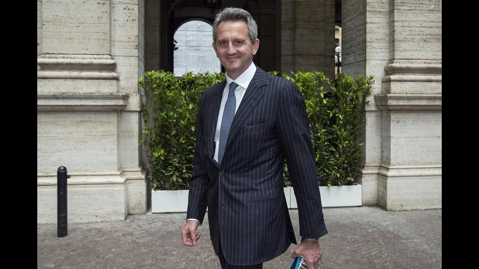 Mediobanca, ricavi esercizio record oltre 2 mld, utile +27%