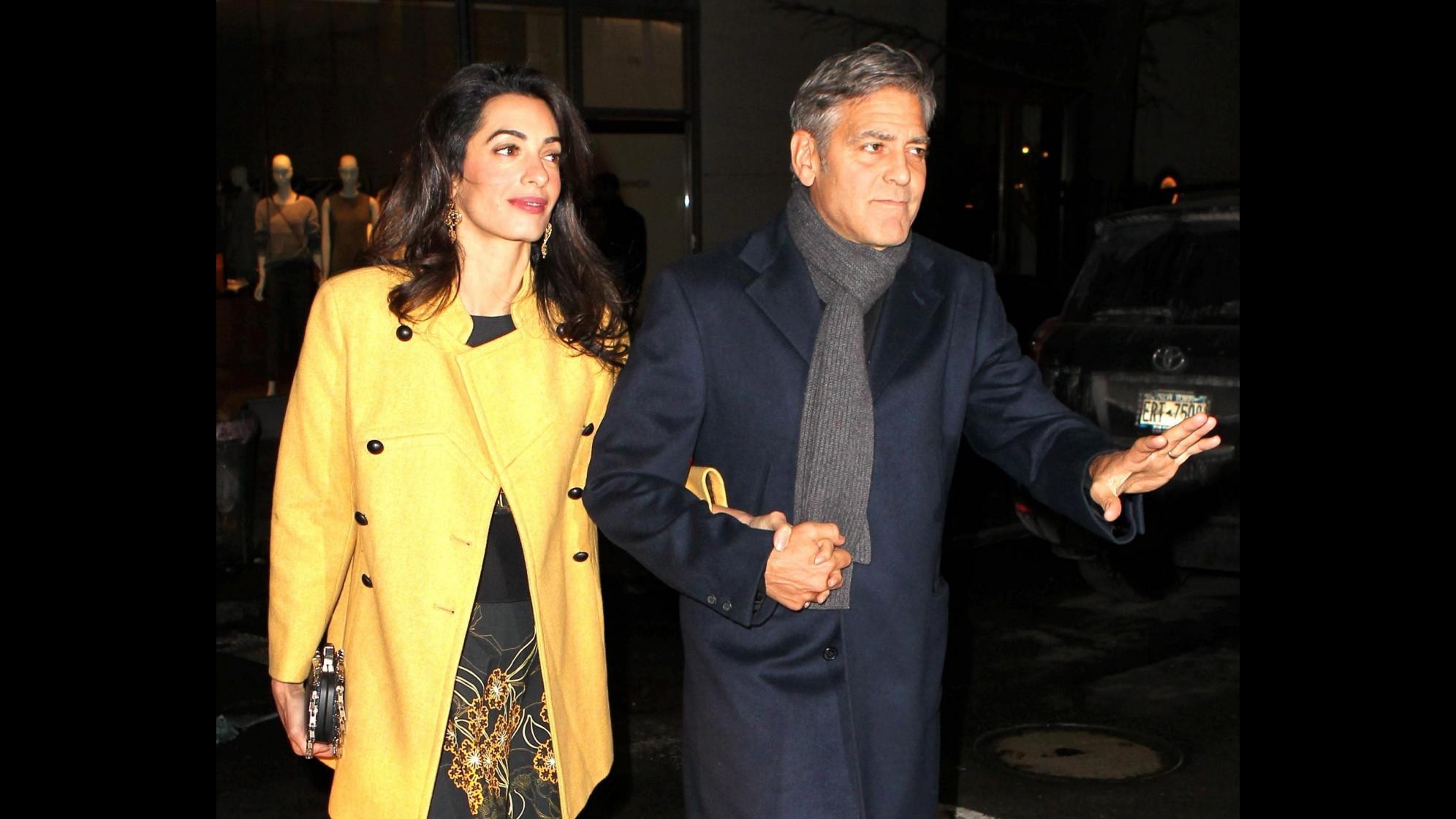 Imbarazzo per Clooney: si addormenta ubriaco in letto di Cindy Crawford