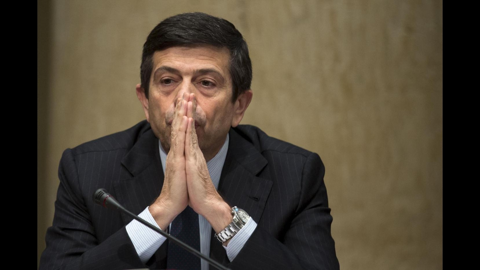 Sel e M5S presentano mozione sfiducia al ministro Lupi