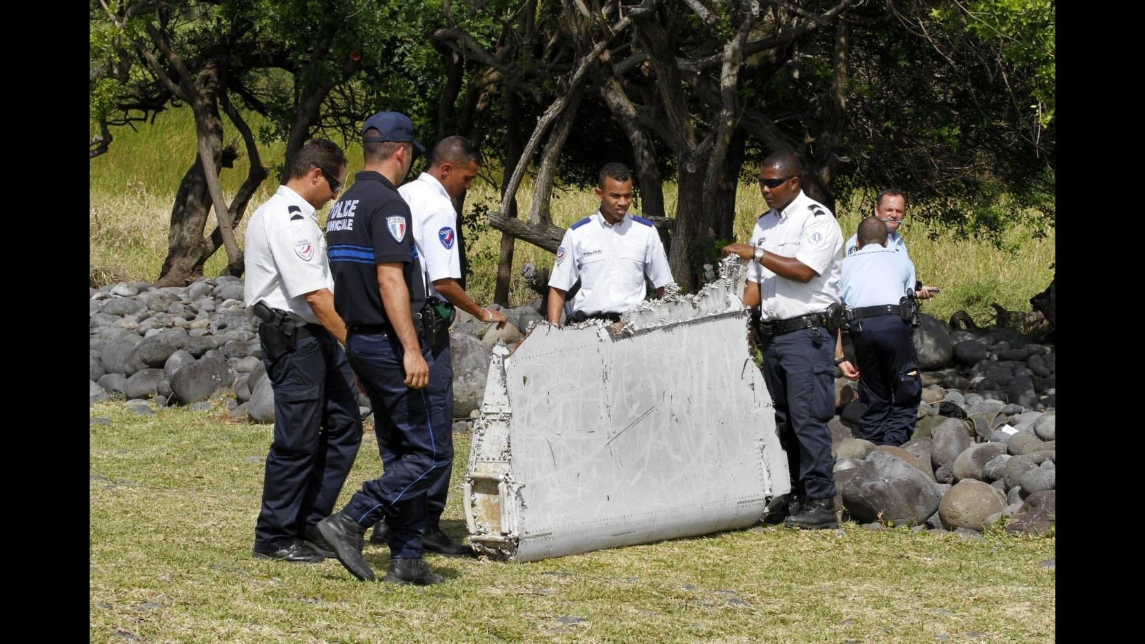 Aereo disperso, Pescatore di La Reunion: Trovai un sedile ma lo bruciai