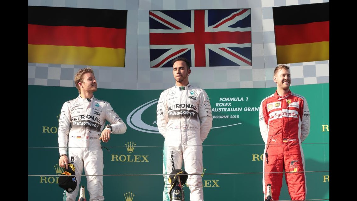 F1, Gp Australia: doppietta Mercedes, trionfa Hamilton. Ma la Ferrari c’è