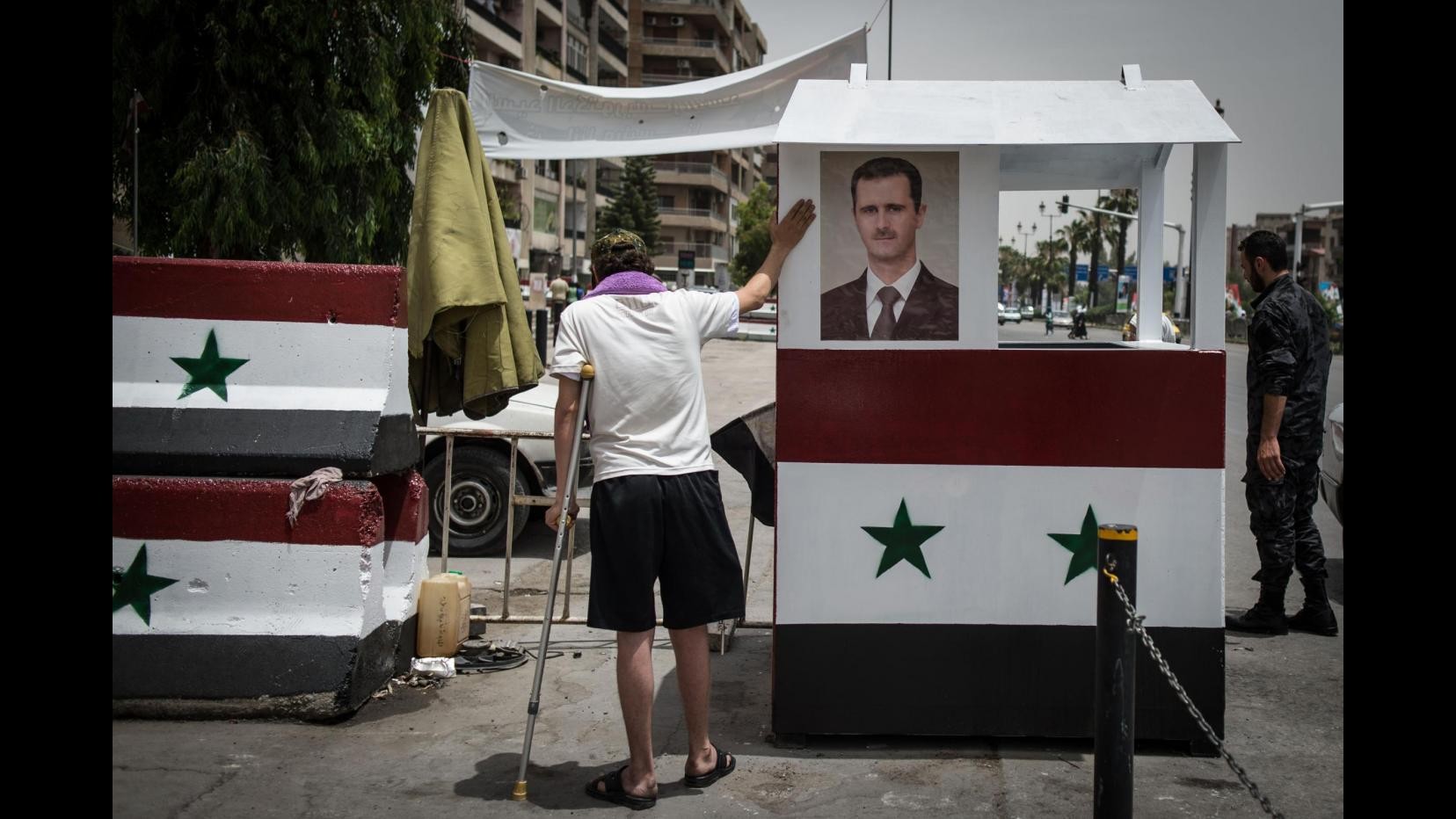 Siria, spari alla testa: ucciso cugino di Assad in provincia Latakia